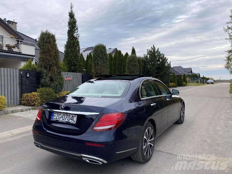 Mercedes-Benz E 300D Auto