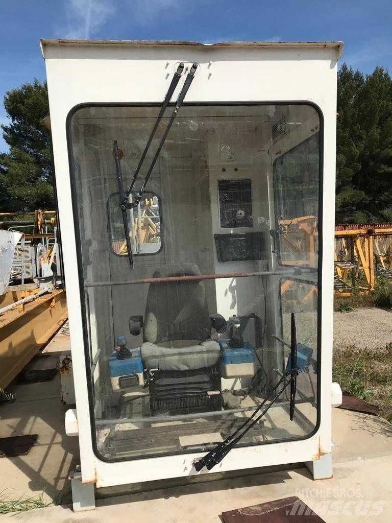 Potain MD 220 Gru a torre