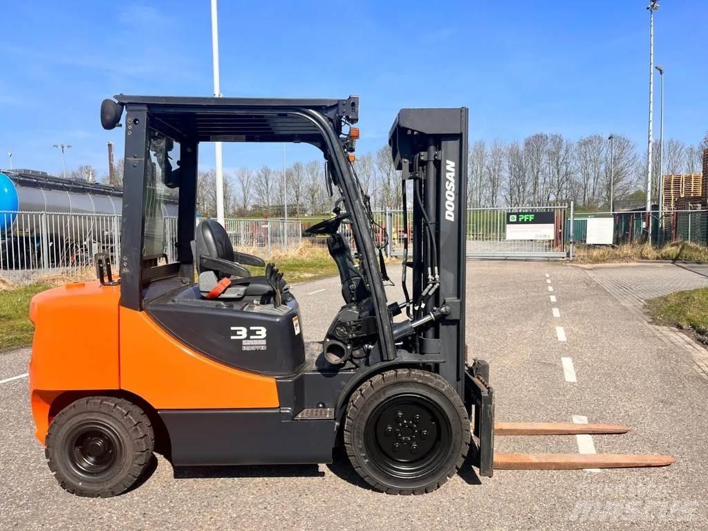Doosan D33S- 7 Carrelli elevatori diesel