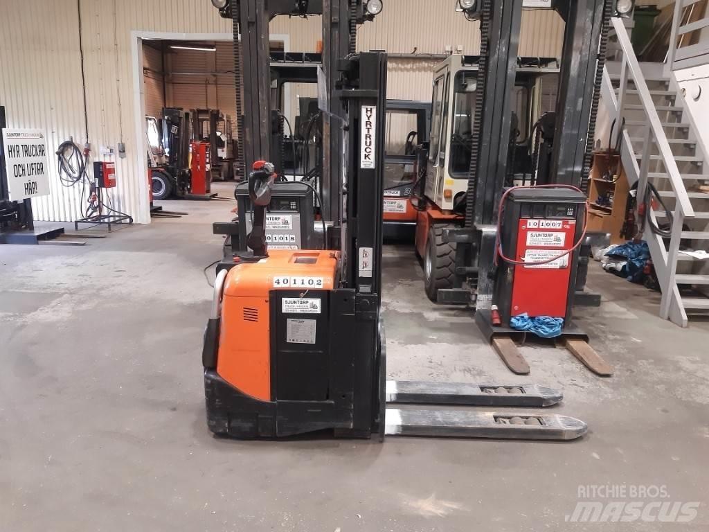 BT SPE125L Transpallet uomo a terra