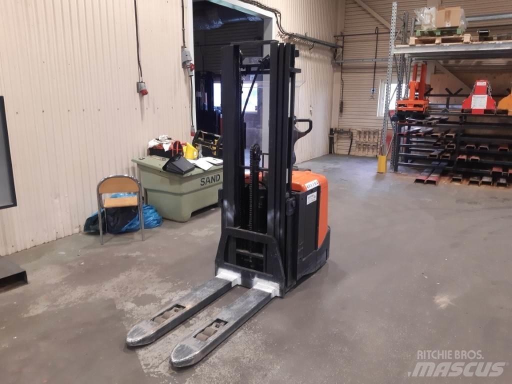 BT SPE125L Transpallet uomo a terra