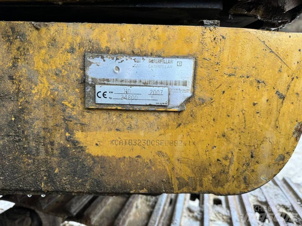 CAT 323 D Escavatori cingolati