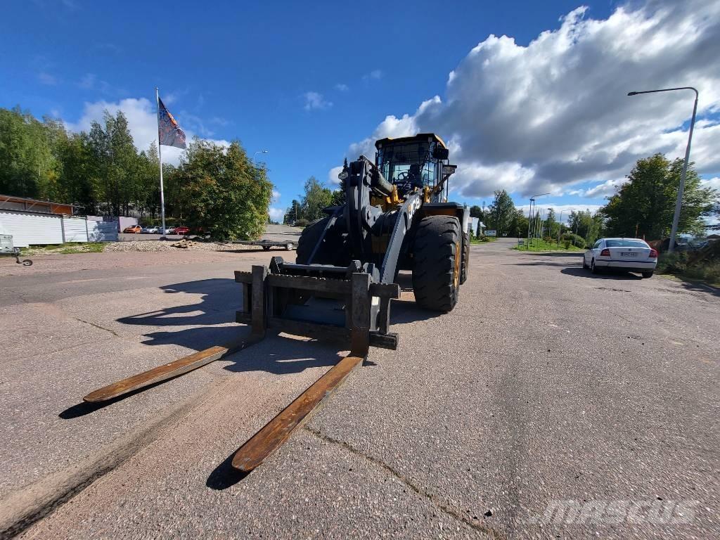 JCB 457 ZX Pale gommate