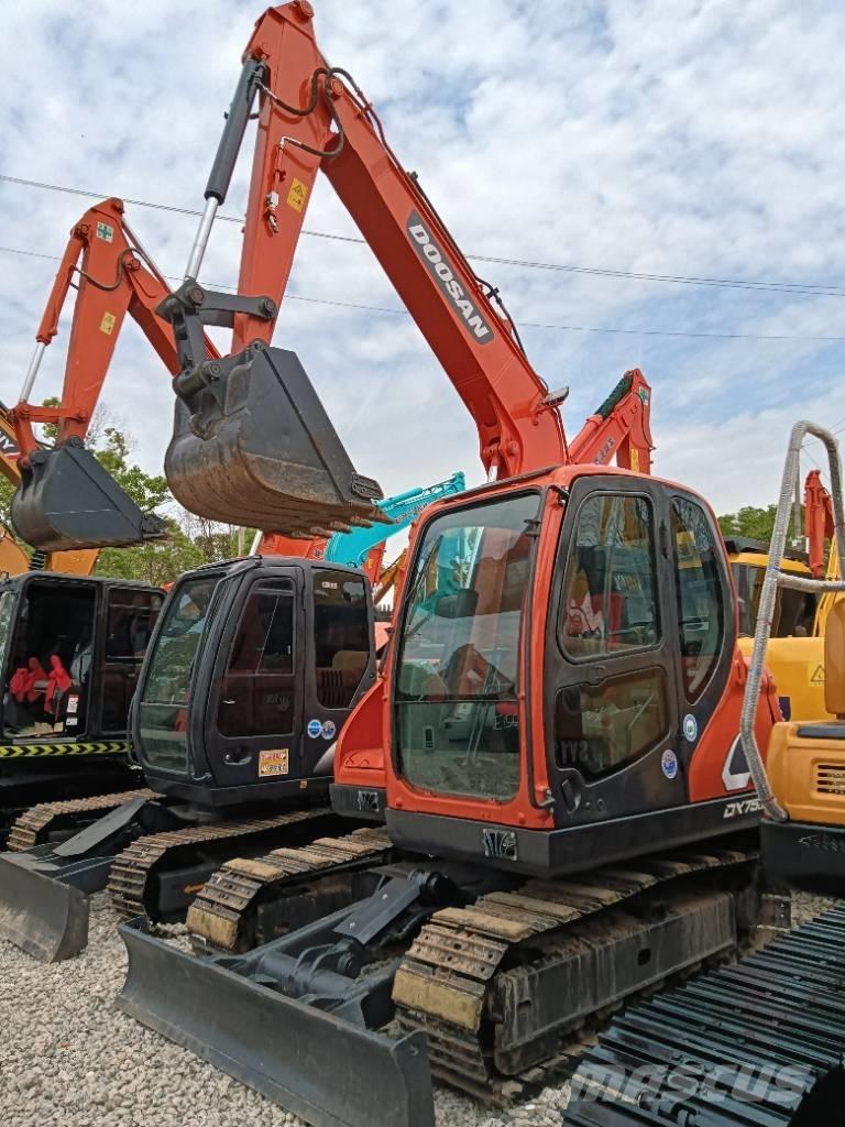Doosan DX 75 Escavatori cingolati