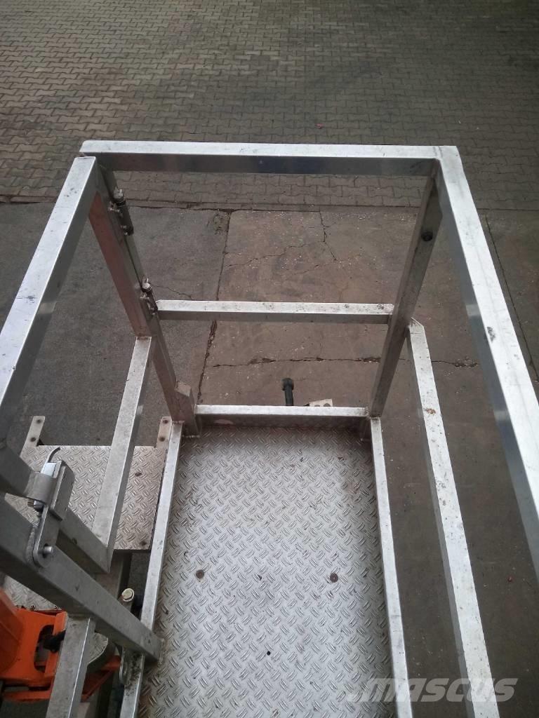 Palfinger P 250 BK Piattaforme autocarrate