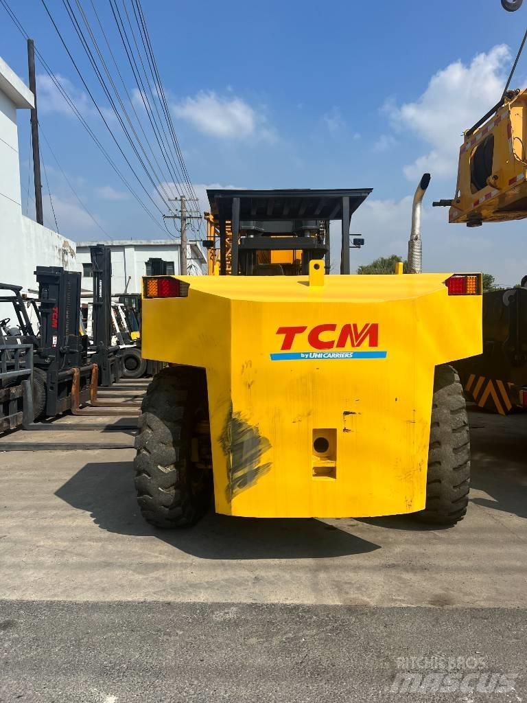 TCM FD250 Sollevatori telescopici