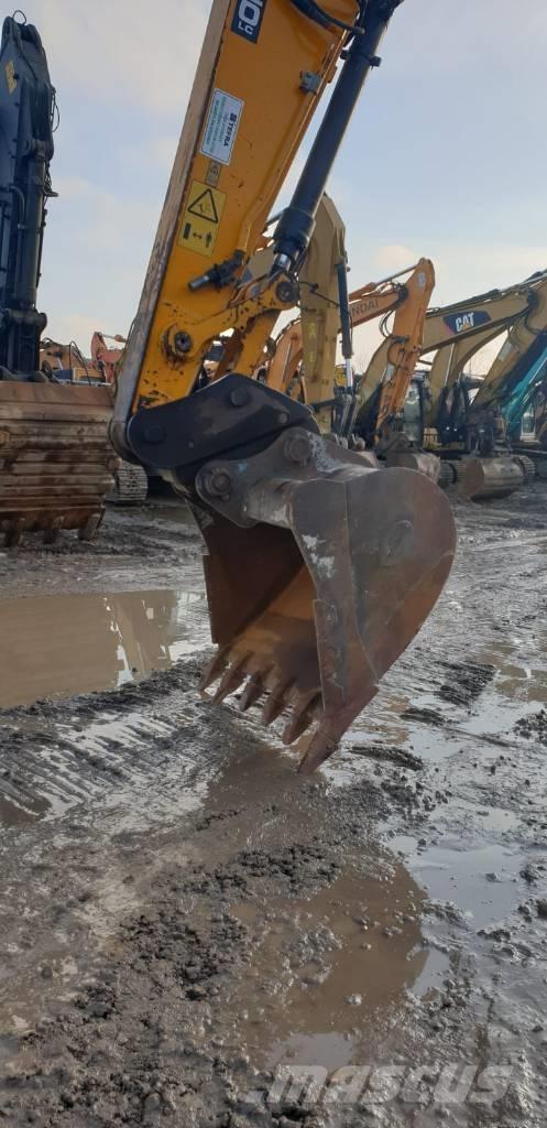 JCB JS 220 LC Escavatori cingolati
