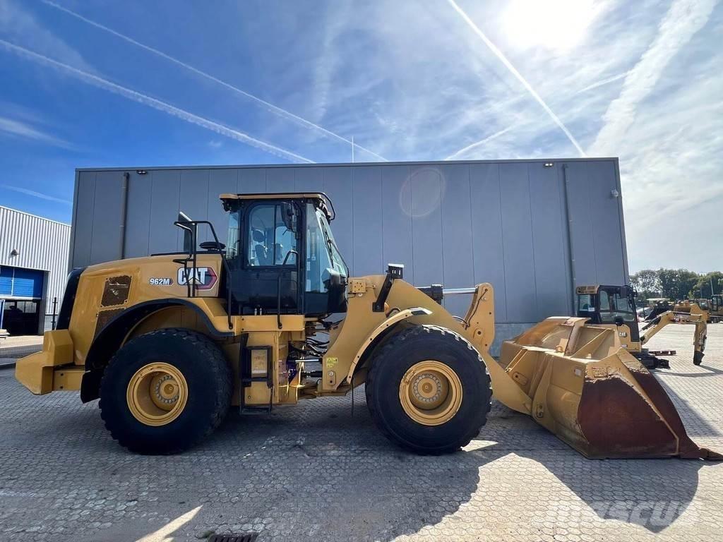 CAT 962M Pale gommate