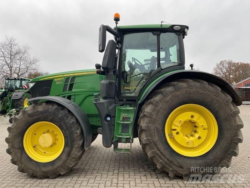 John Deere 6250R Trattori