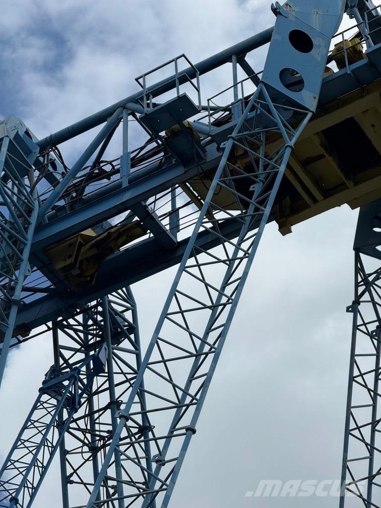 Voest Alpine P22 Altre gru