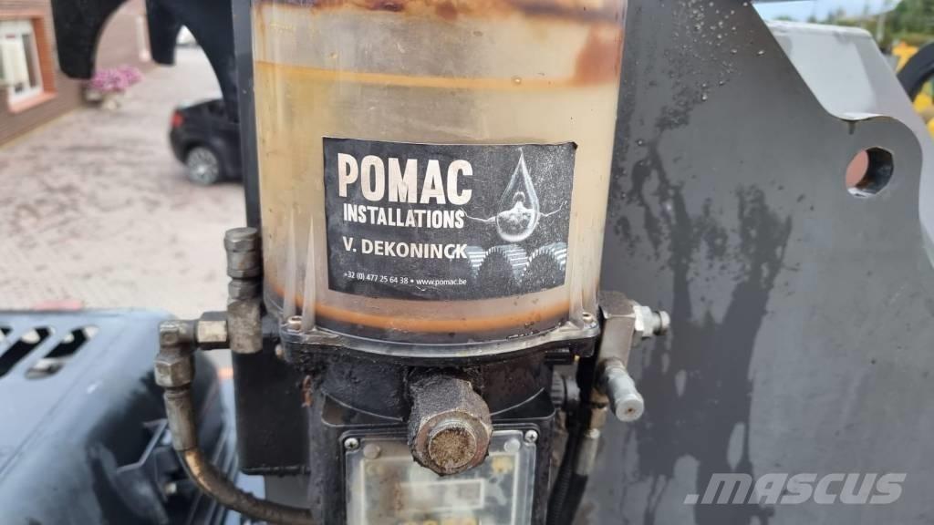 Doosan DX 210 W - 5 Escavatori gommati