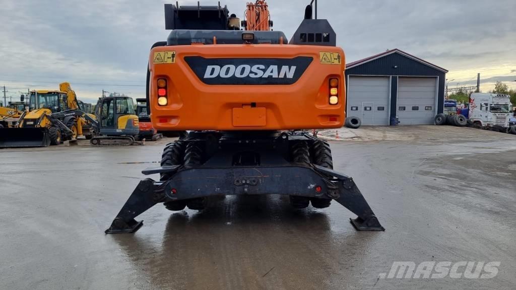 Doosan DX 210 W - 5 Escavatori gommati
