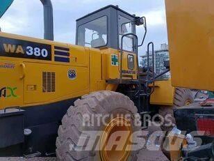 Komatsu WA 380 Pale gommate