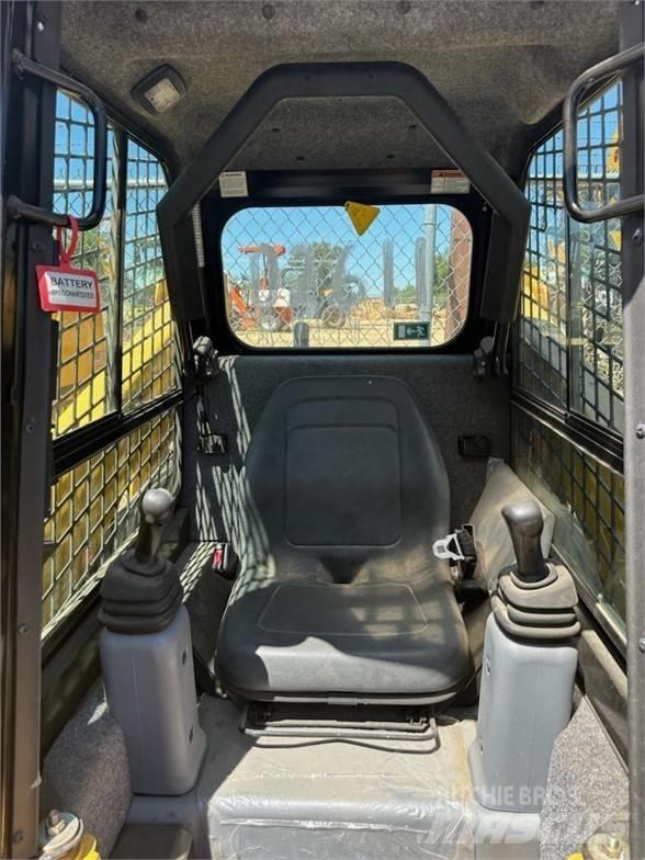 Gehl RT135 Mini Pale Gommate