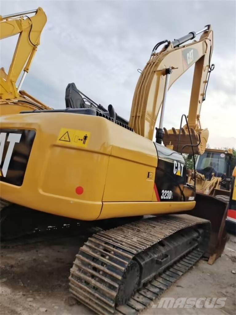 CAT 323 D Escavatori cingolati