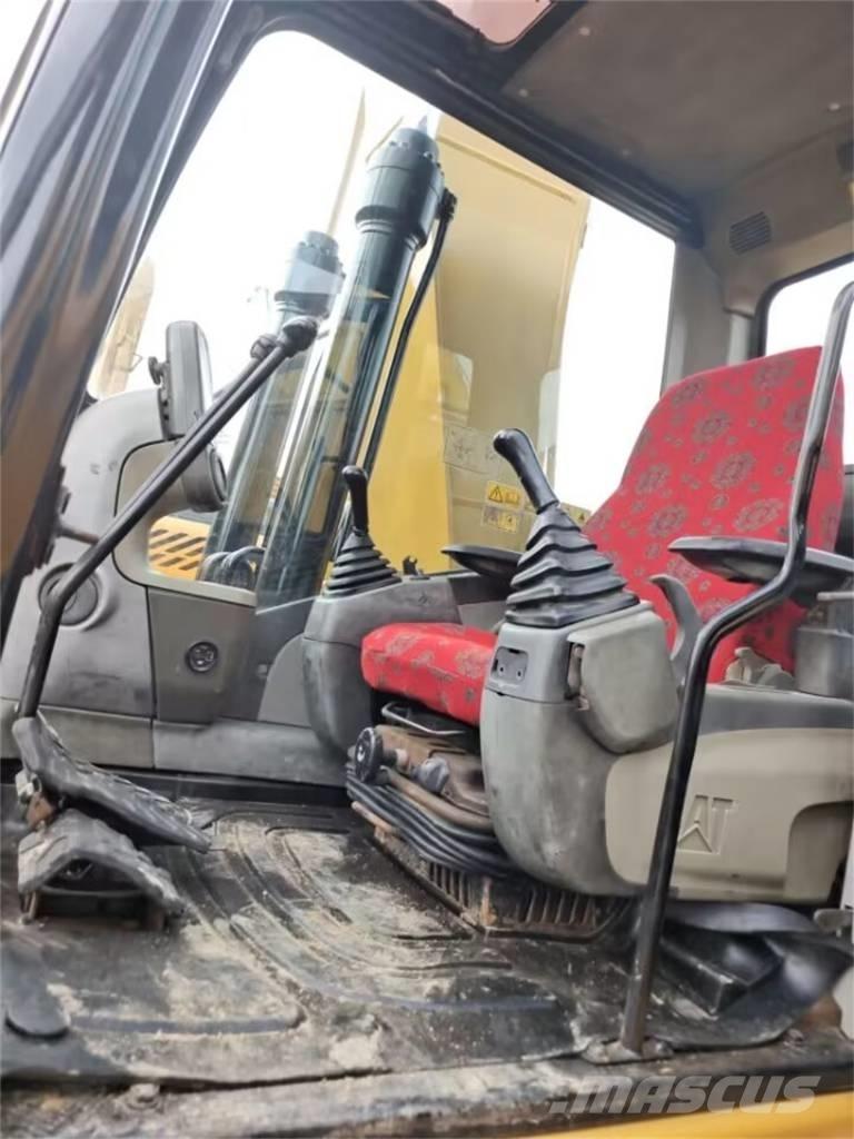 CAT 323 D Escavatori cingolati
