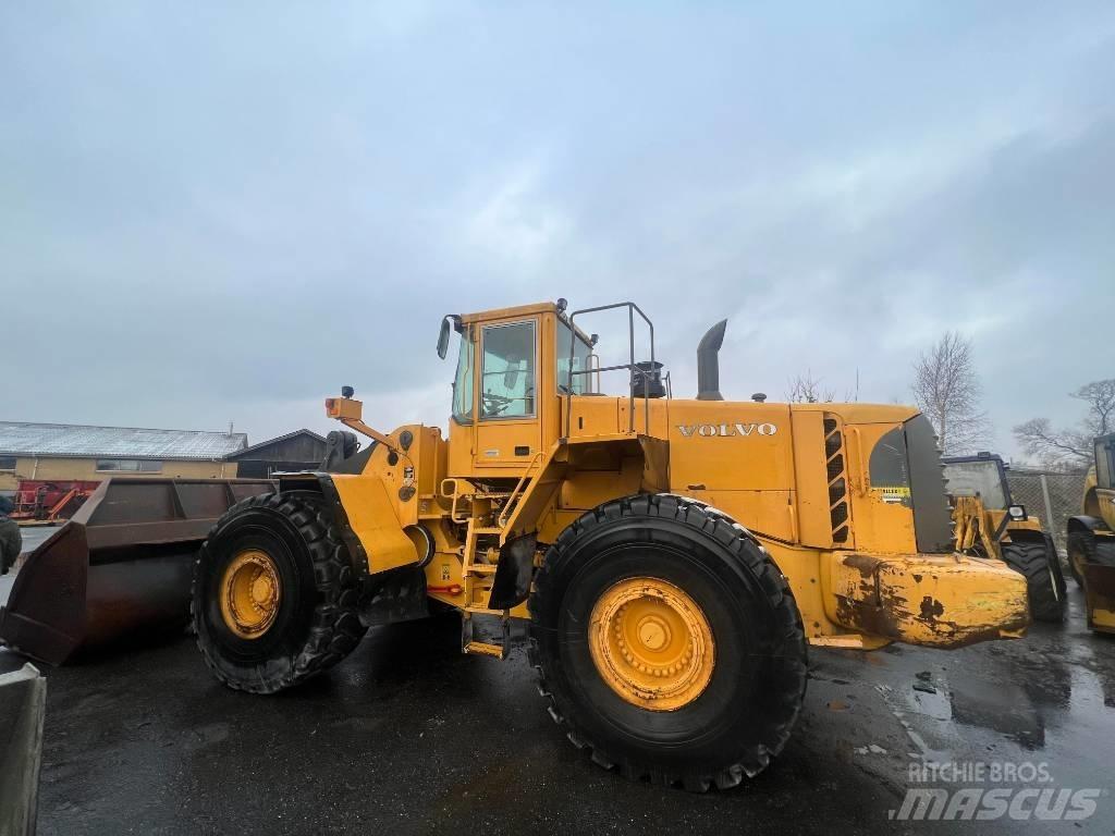 Volvo L 220 E Pale gommate
