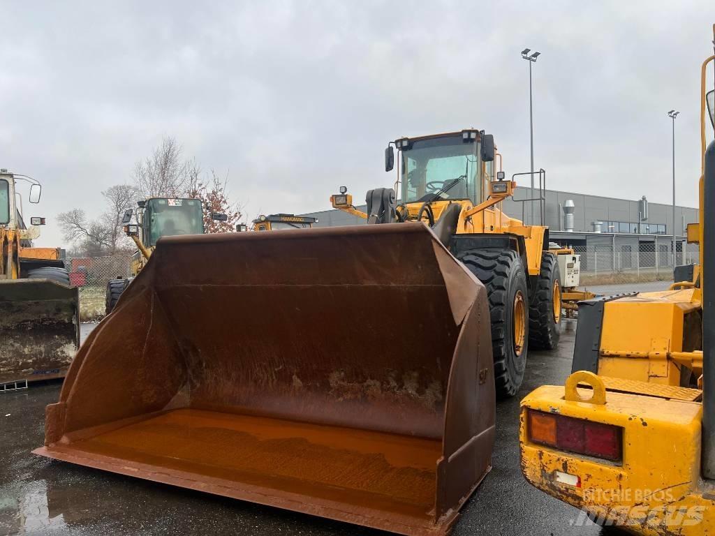 Volvo L 220 E Pale gommate