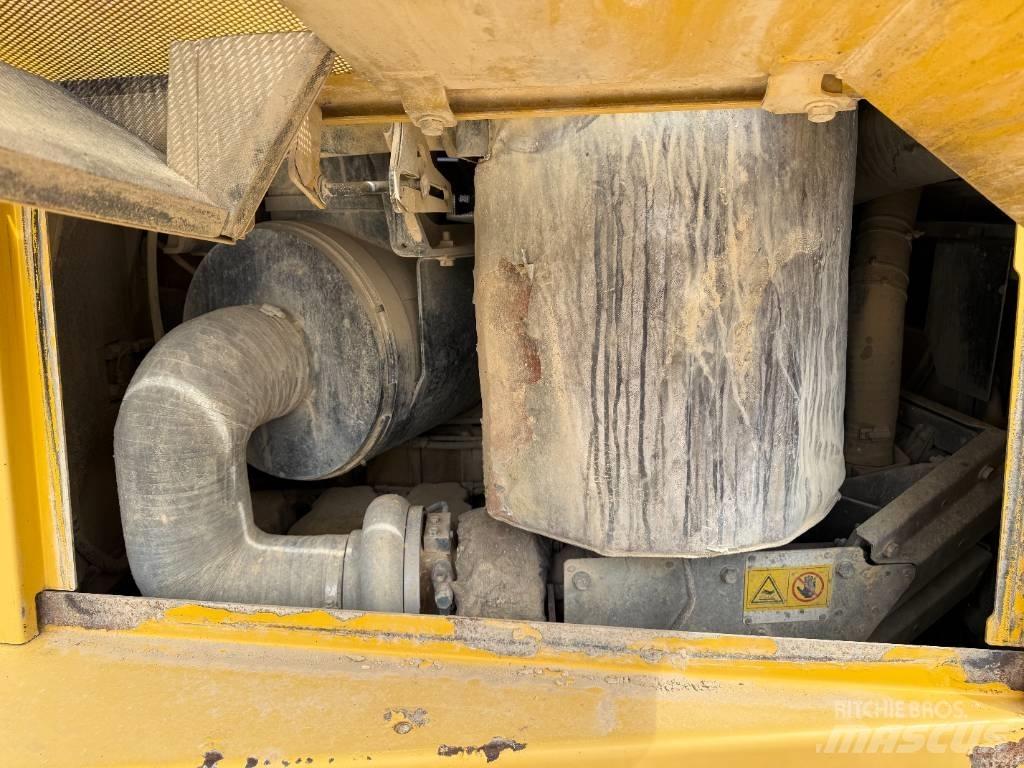 Komatsu D 155 AX-6 Dozer cingolati
