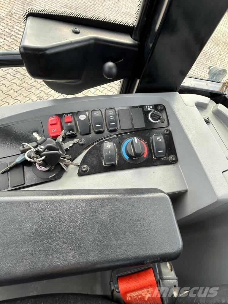 CAT 907 M Pale gommate