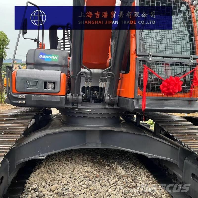 Doosan DX 225 Escavatori cingolati