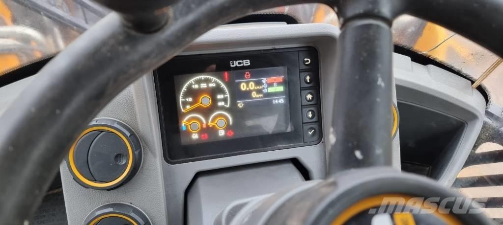 JCB 427 Agri Pale gommate