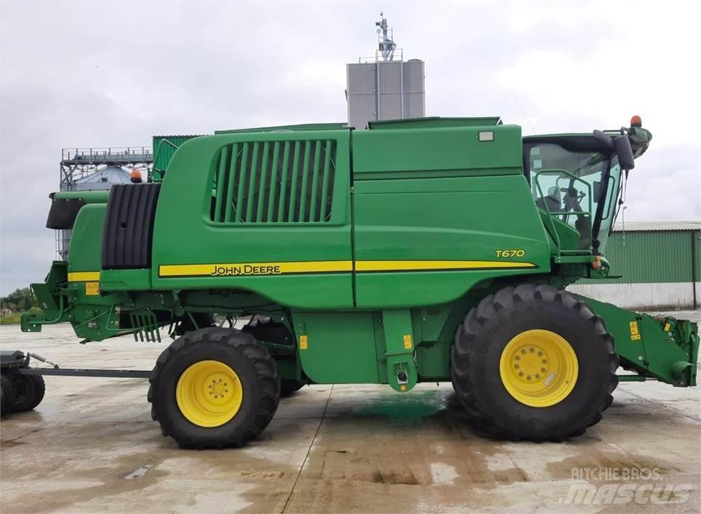 John Deere T670 Mietitrebbiatrici