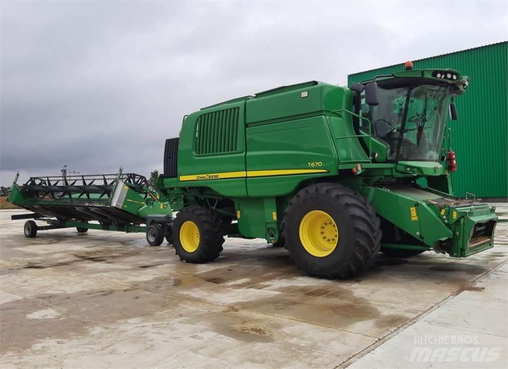 John Deere T670 Mietitrebbiatrici