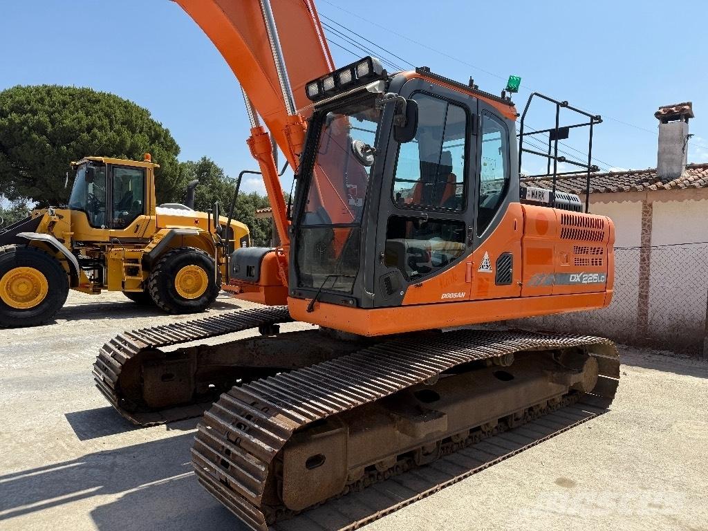  Dossan DX 225LC 3 Escavatori cingolati