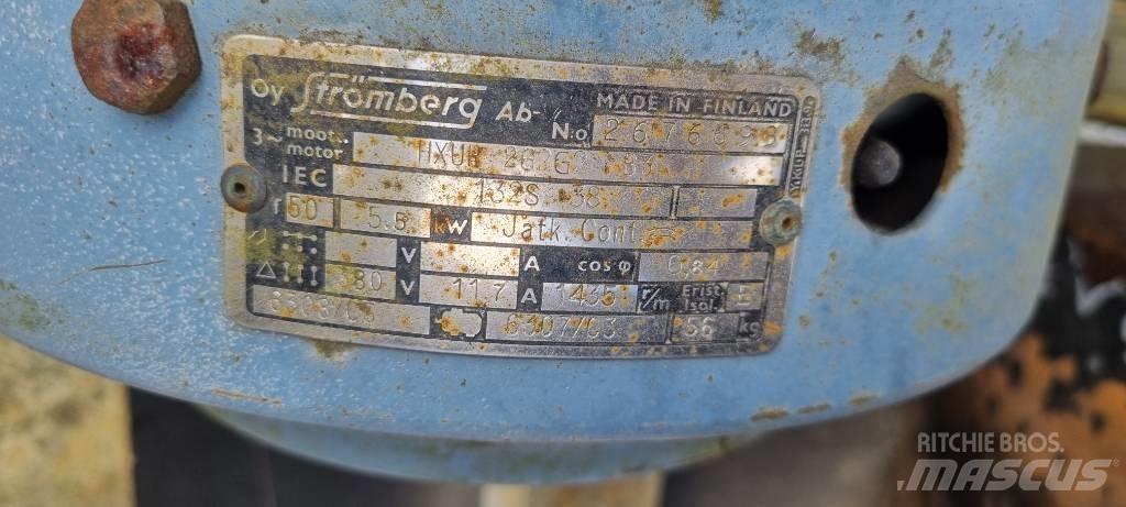  Hihnakuljetin 22 Nastri trasportatori
