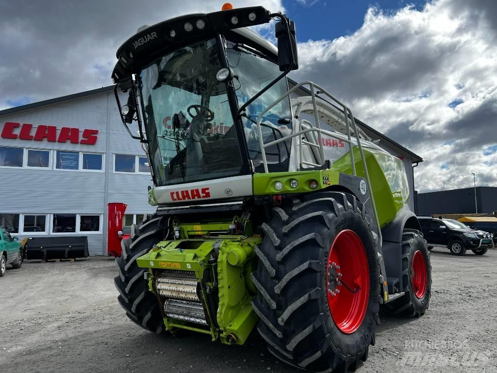 CLAAS Jaguar 950-4 Trince semoventi
