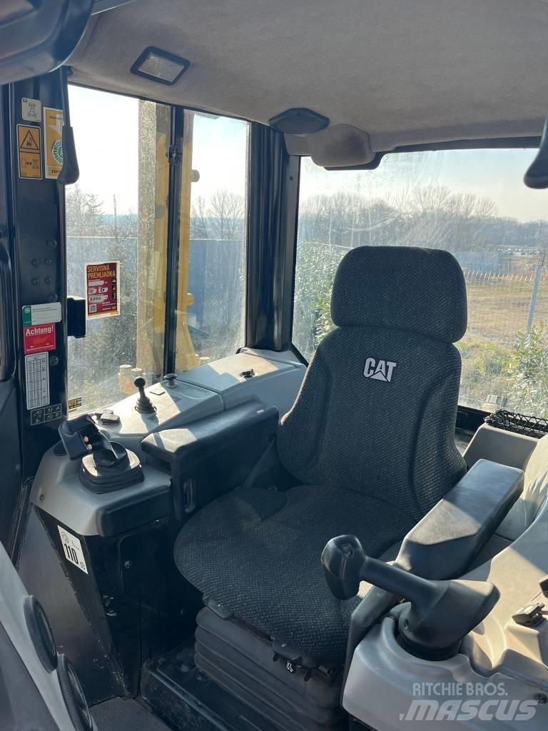 CAT D 6 N XL Dozer cingolati