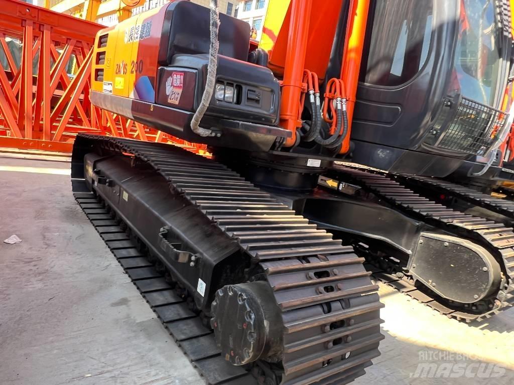 Hitachi ZX200 Escavatori cingolati