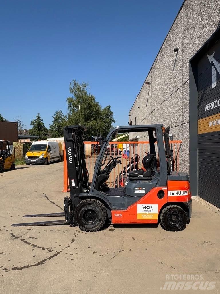Toyota 8 FDF 25 Carrelli elevatori diesel
