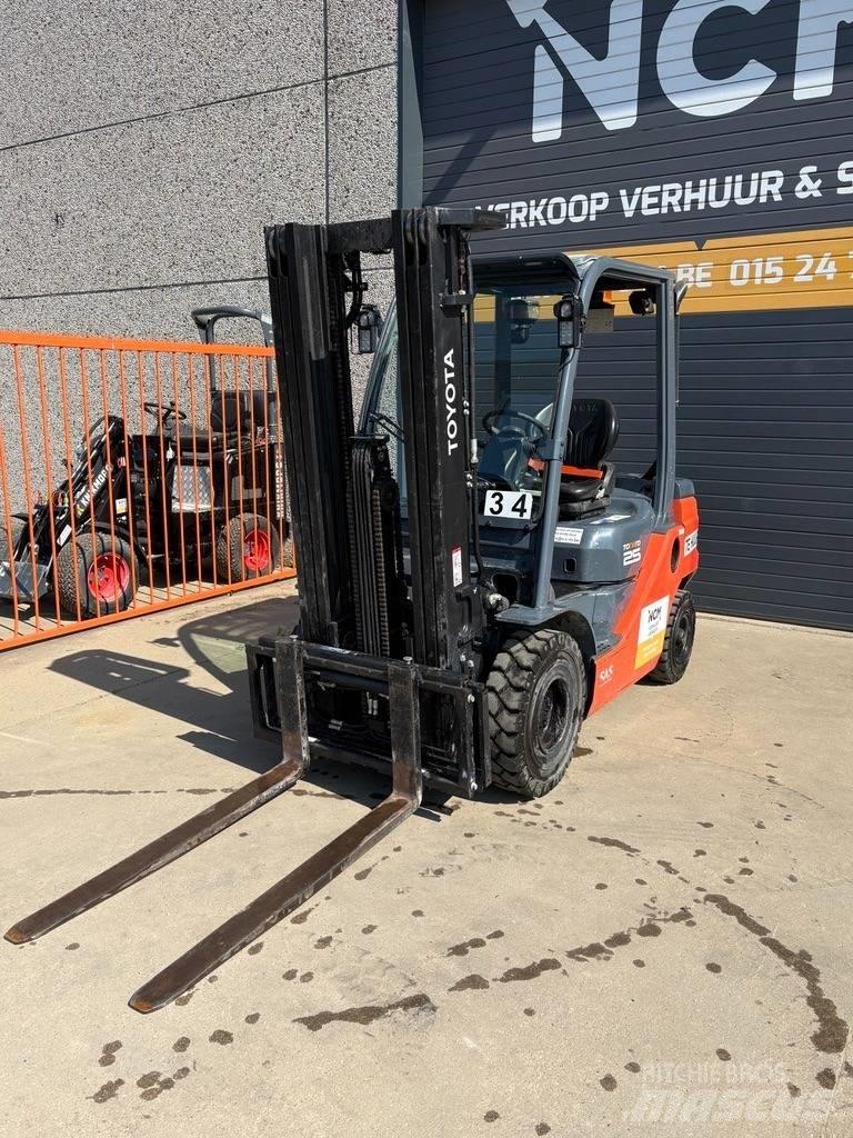 Toyota 8 FDF 25 Carrelli elevatori diesel