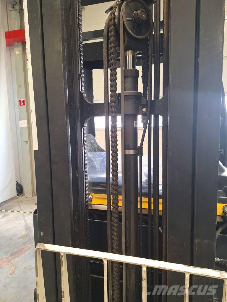 Yale MR 14 Carrello retrattile