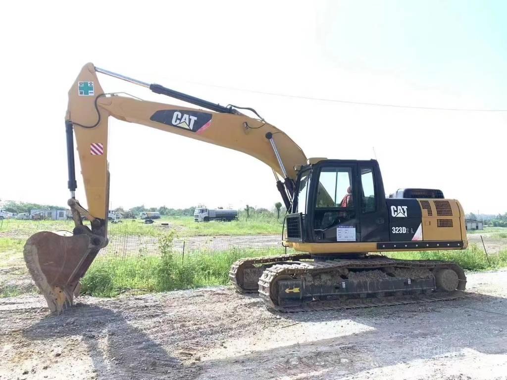 CAT 323D Escavatori cingolati