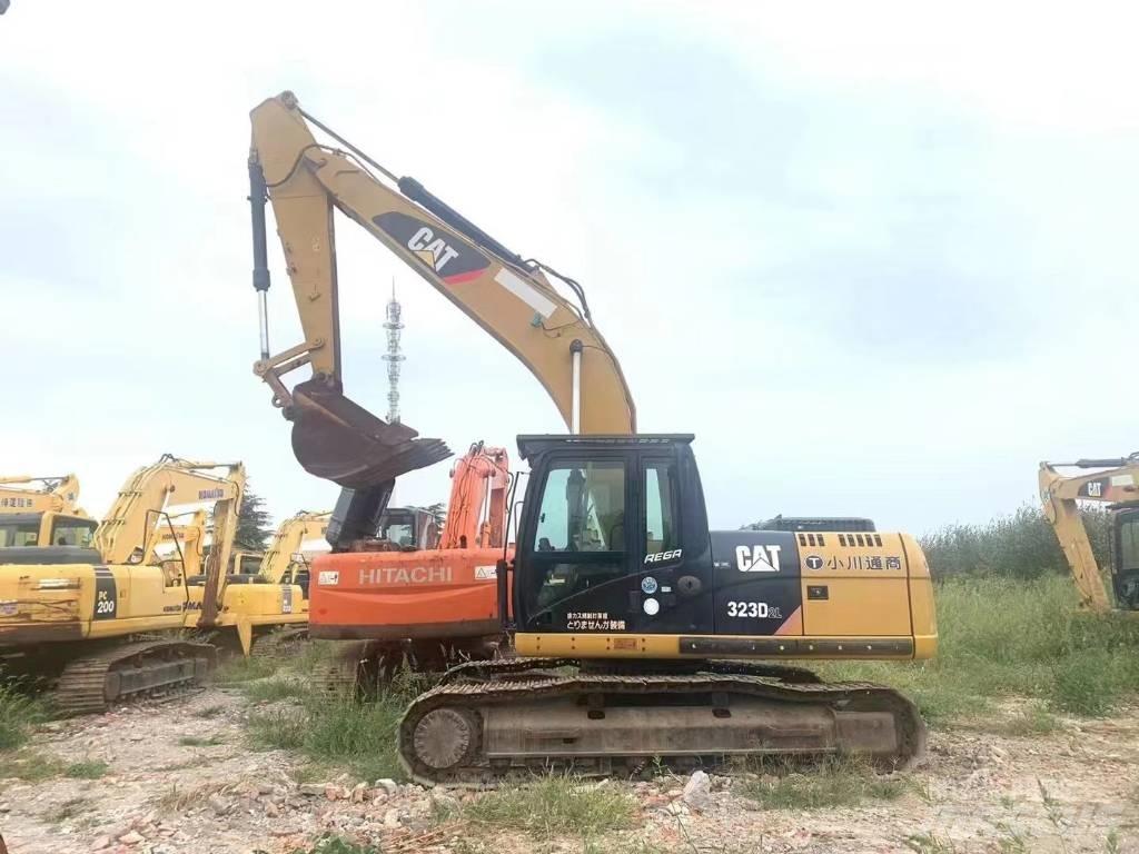 CAT 323D Escavatori cingolati