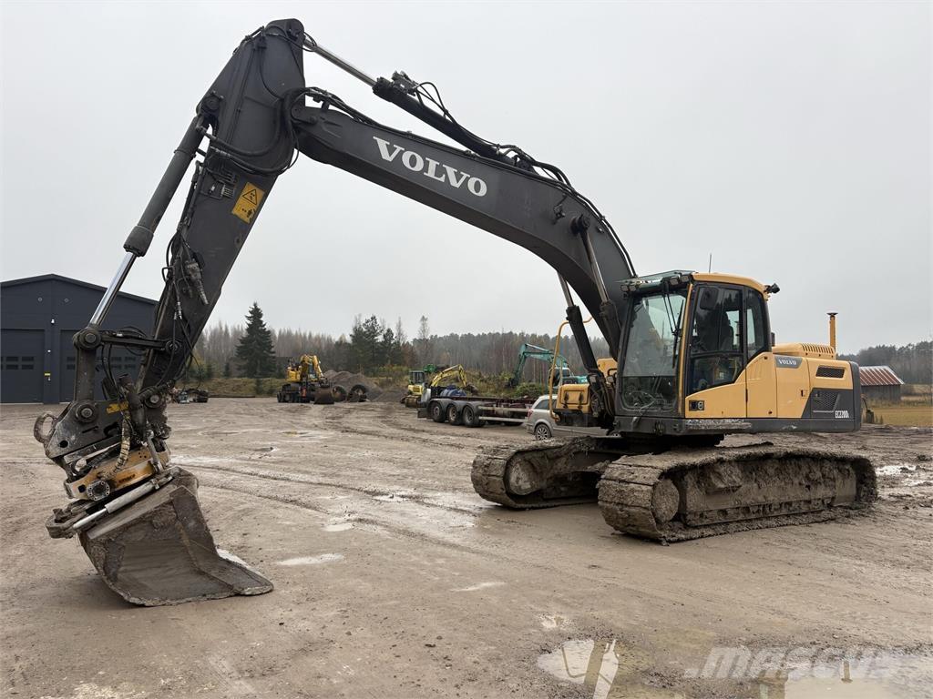 Volvo EC220DL Escavatori cingolati