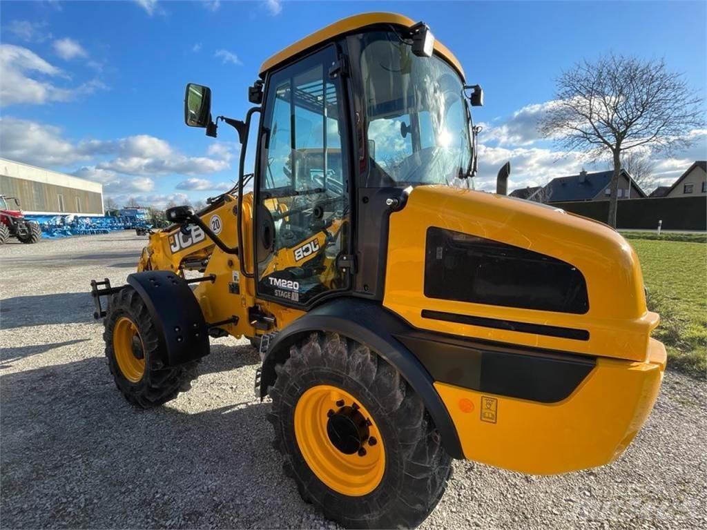 JCB TM 220 Agri Pale gommate