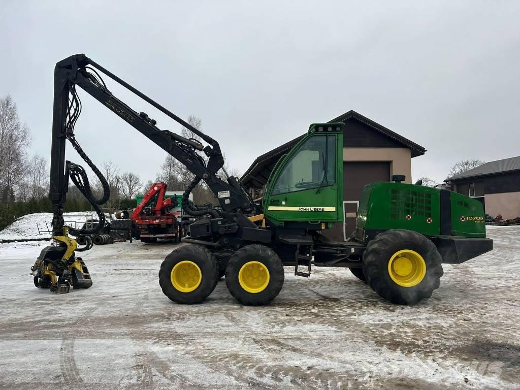 John Deere 1070 D Abbattitrici, Disboscatrici