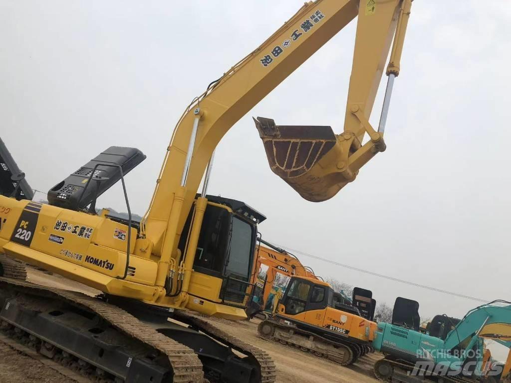 Komatsu 220-8 Escavatori cingolati