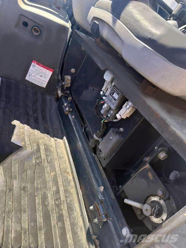 Hitachi ZX 27 U Miniescavatori