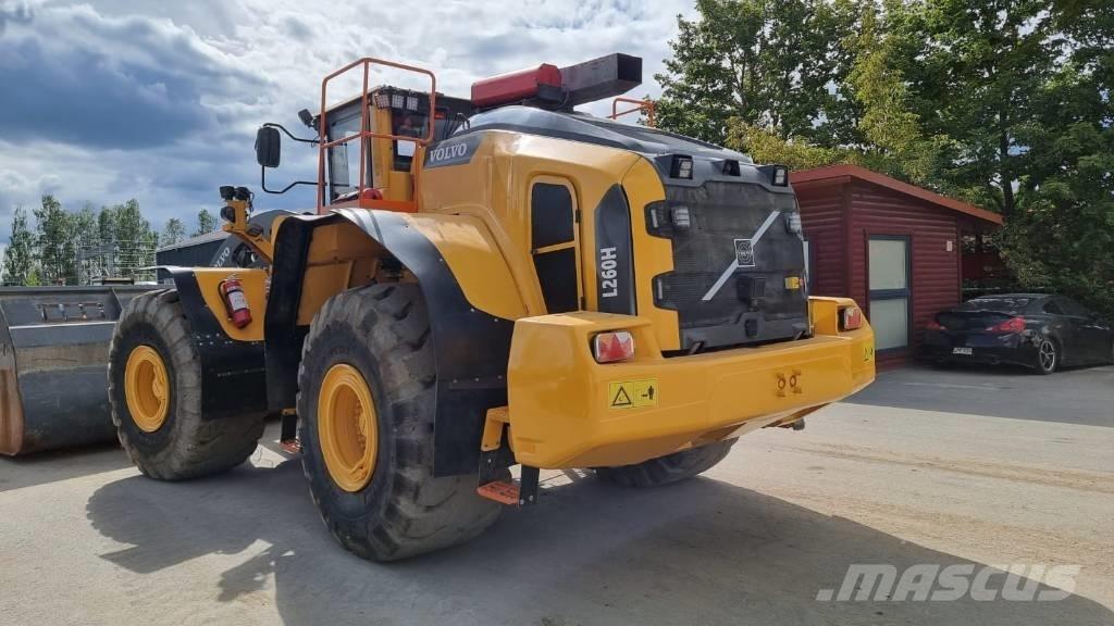 Volvo L 260 H Pale gommate