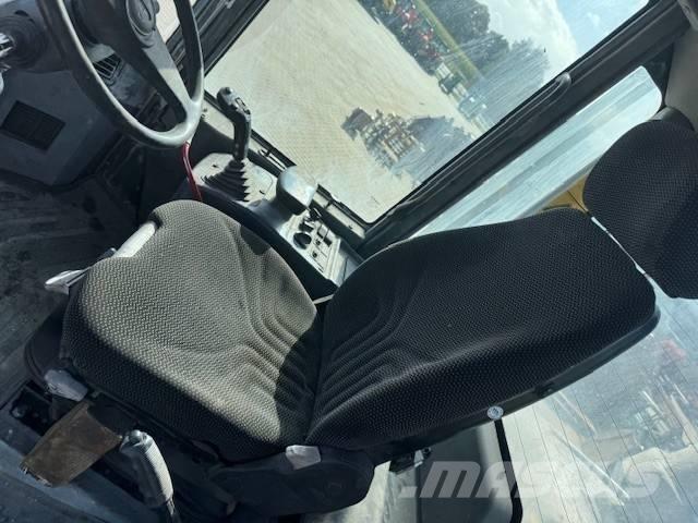 Komatsu WA 250-5 Pale gommate