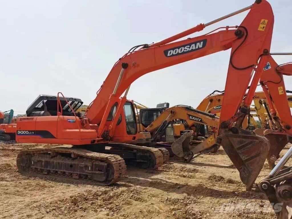 Doosan DH300LC-7 Escavatori cingolati