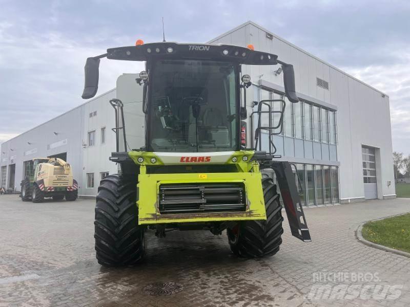 CLAAS TRION 520 Mietitrebbiatrici