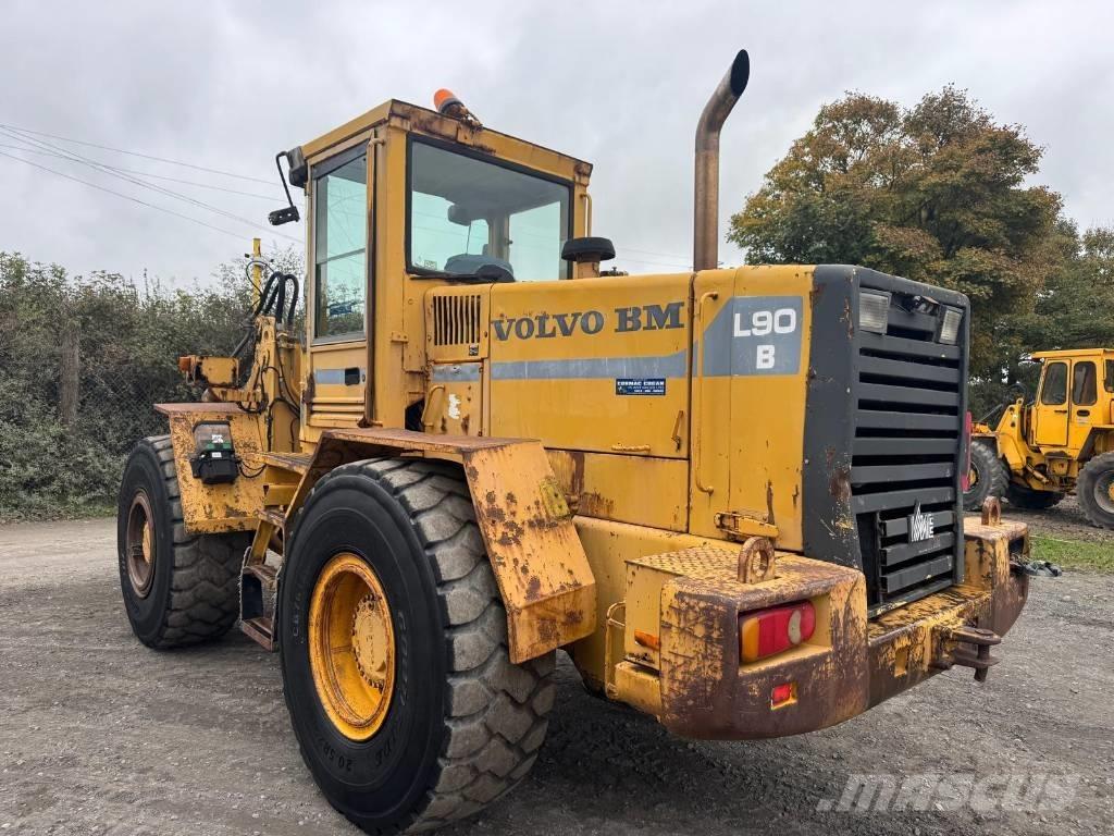 Volvo L 90 Pale gommate