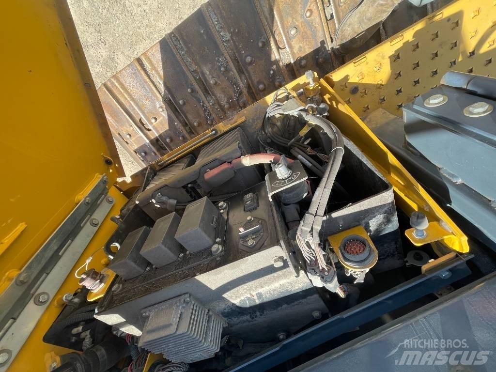 DEERE 700K Dozer cingolati