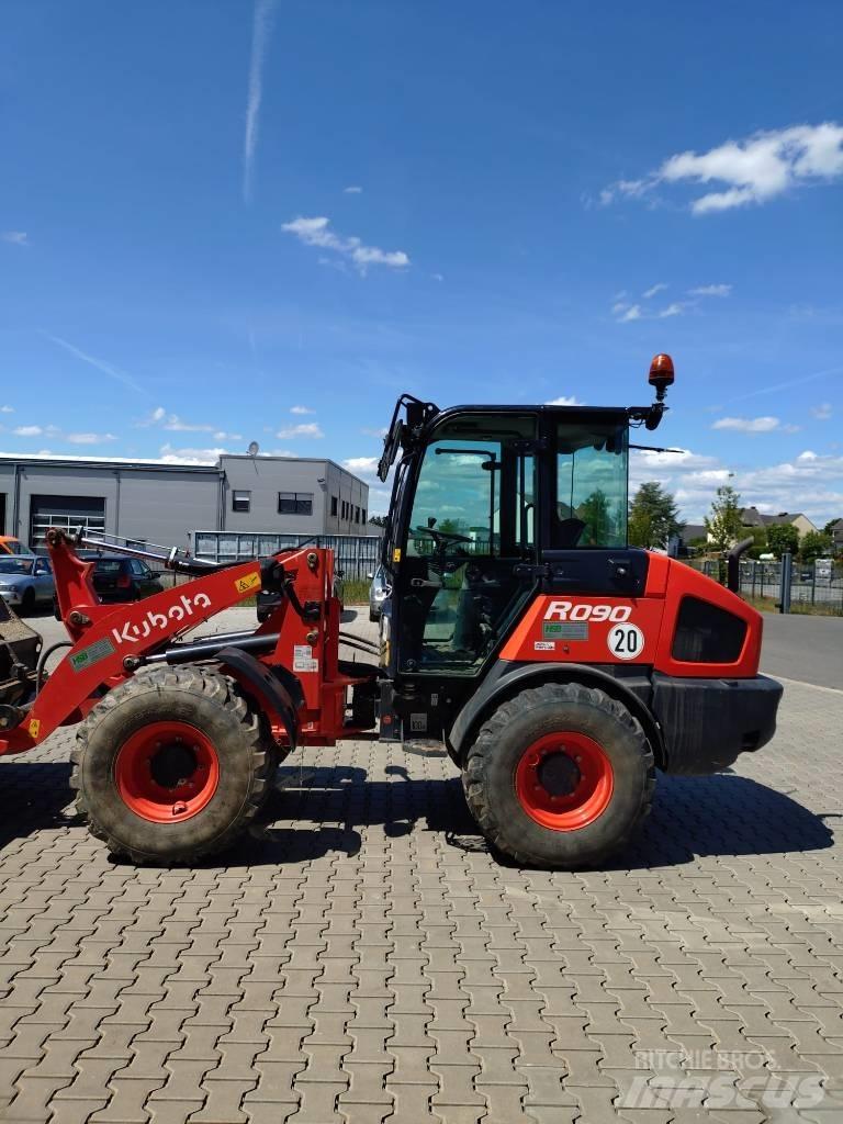 Kubota R 090 Pale gommate